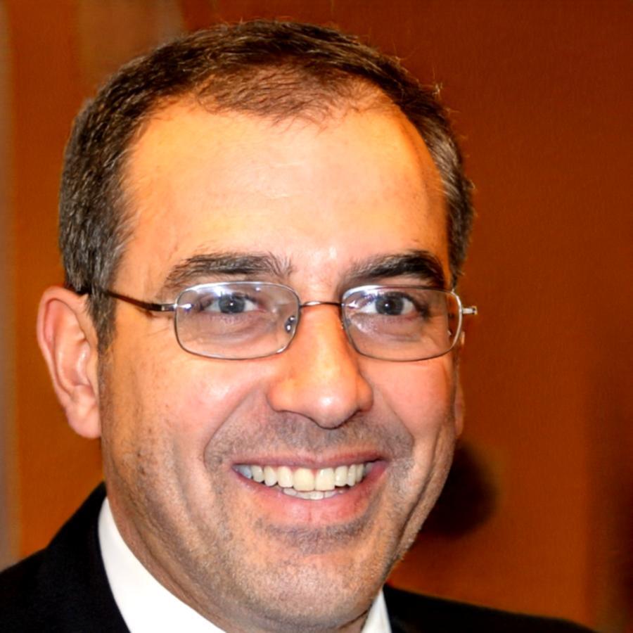 Miguel Torres León, Experto en Análisis Financiero